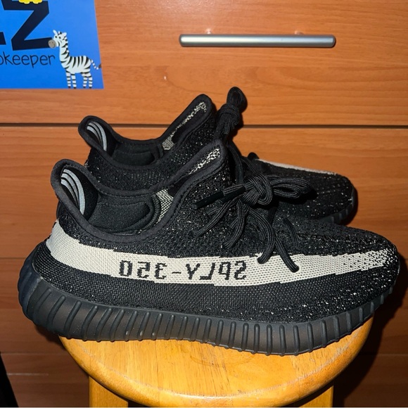 yeezy oreo size 9
